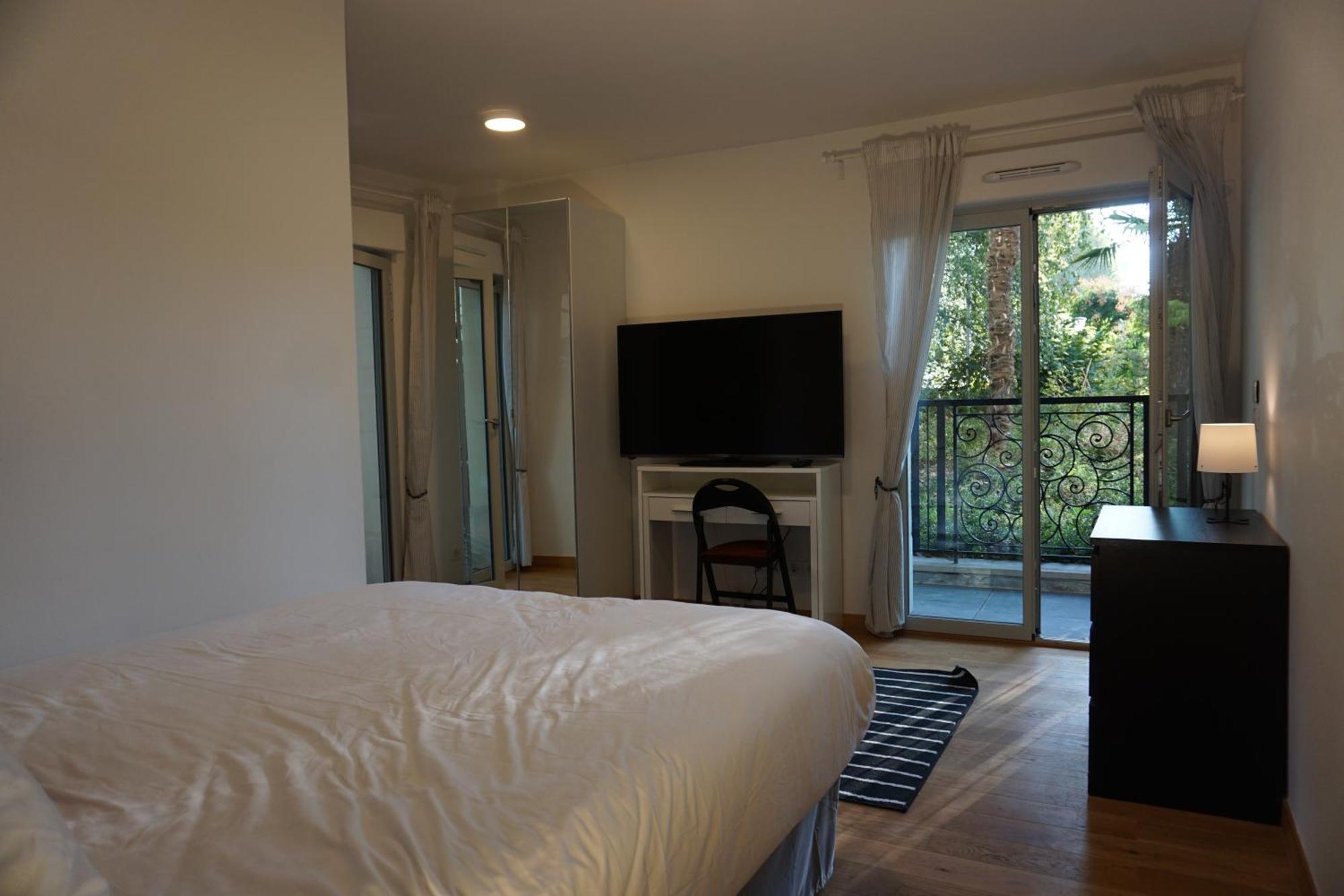 Residences Grande Jatte, Bord De Seine, 52m2 A 97m2, Hopital Americain A 600m